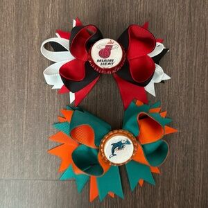 Two sports teams bows